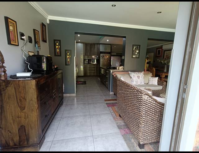 3 BEDROOM HOUSE FOR SALE IN VANDERBIJLPARK SW 2